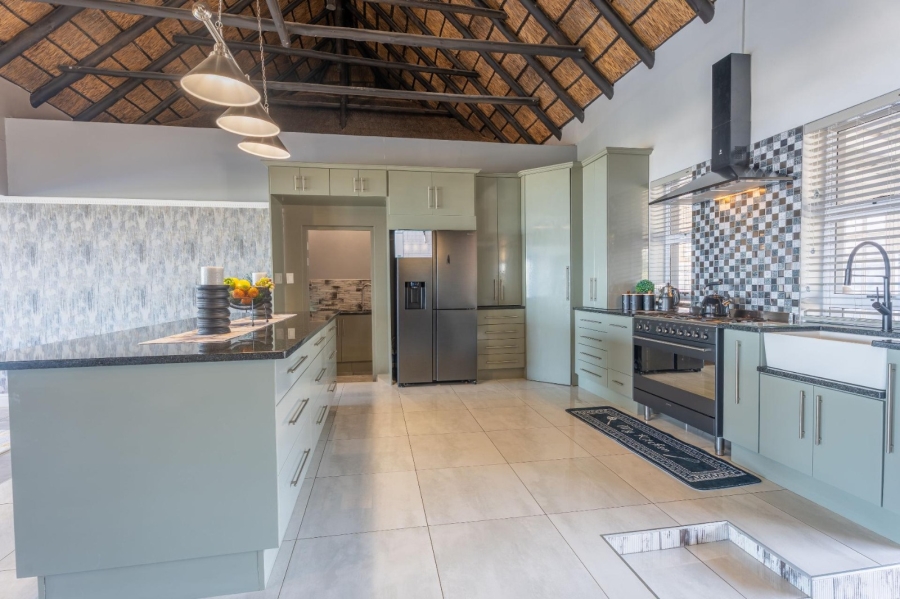 4 Bedroom Property for Sale in Cannon Rocks Eastern Cape